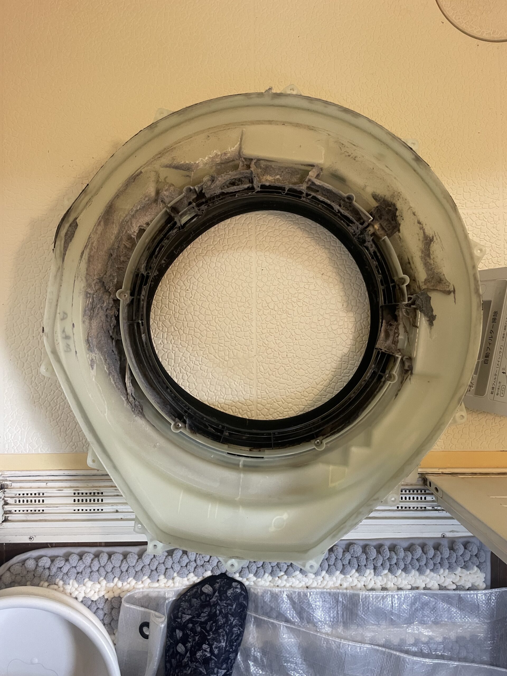 ドラム式洗濯機分解清掃:SHARP ES-W114排水異常分解清掃報告