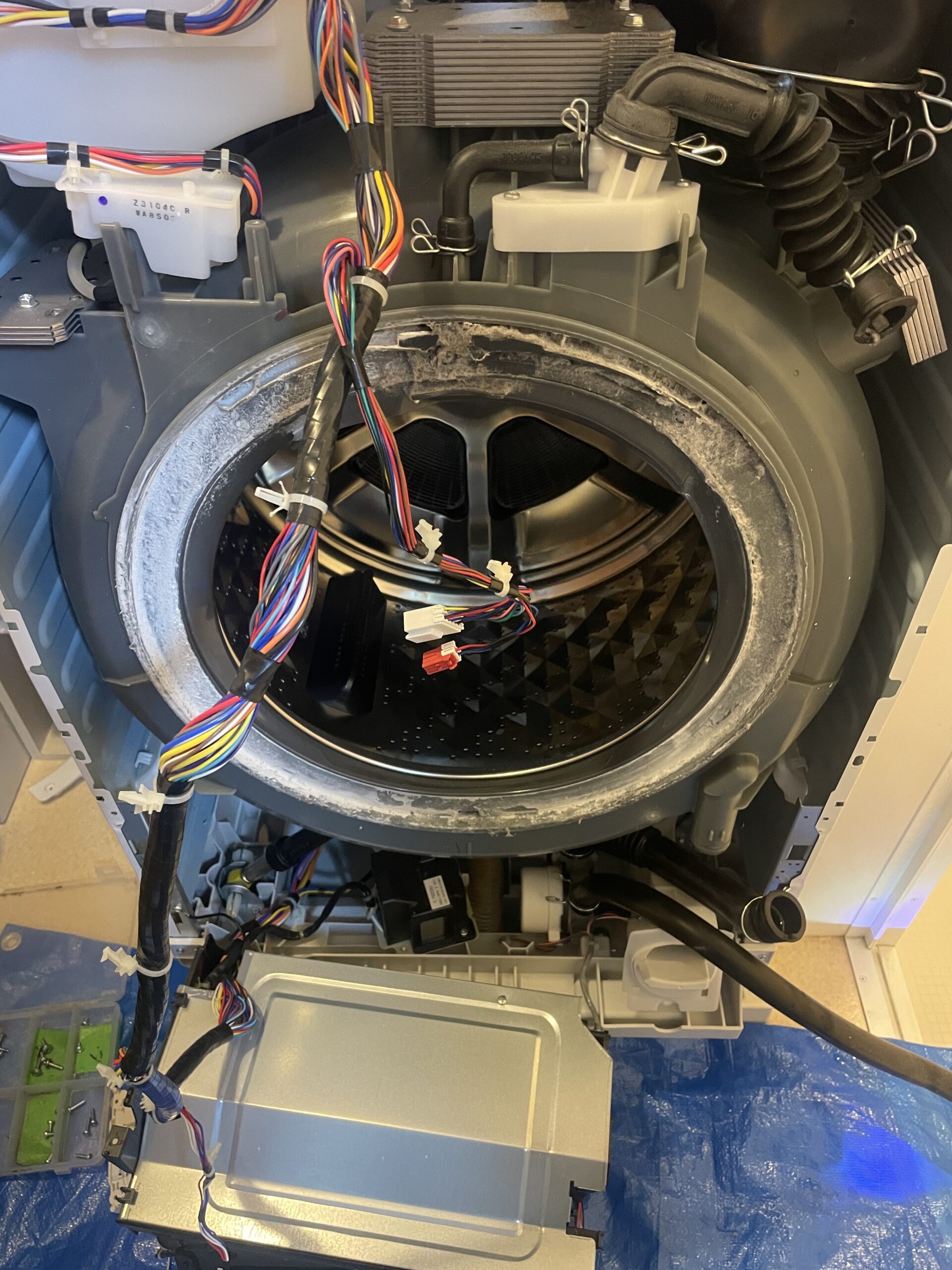 脱水カバー正面の石鹸カス