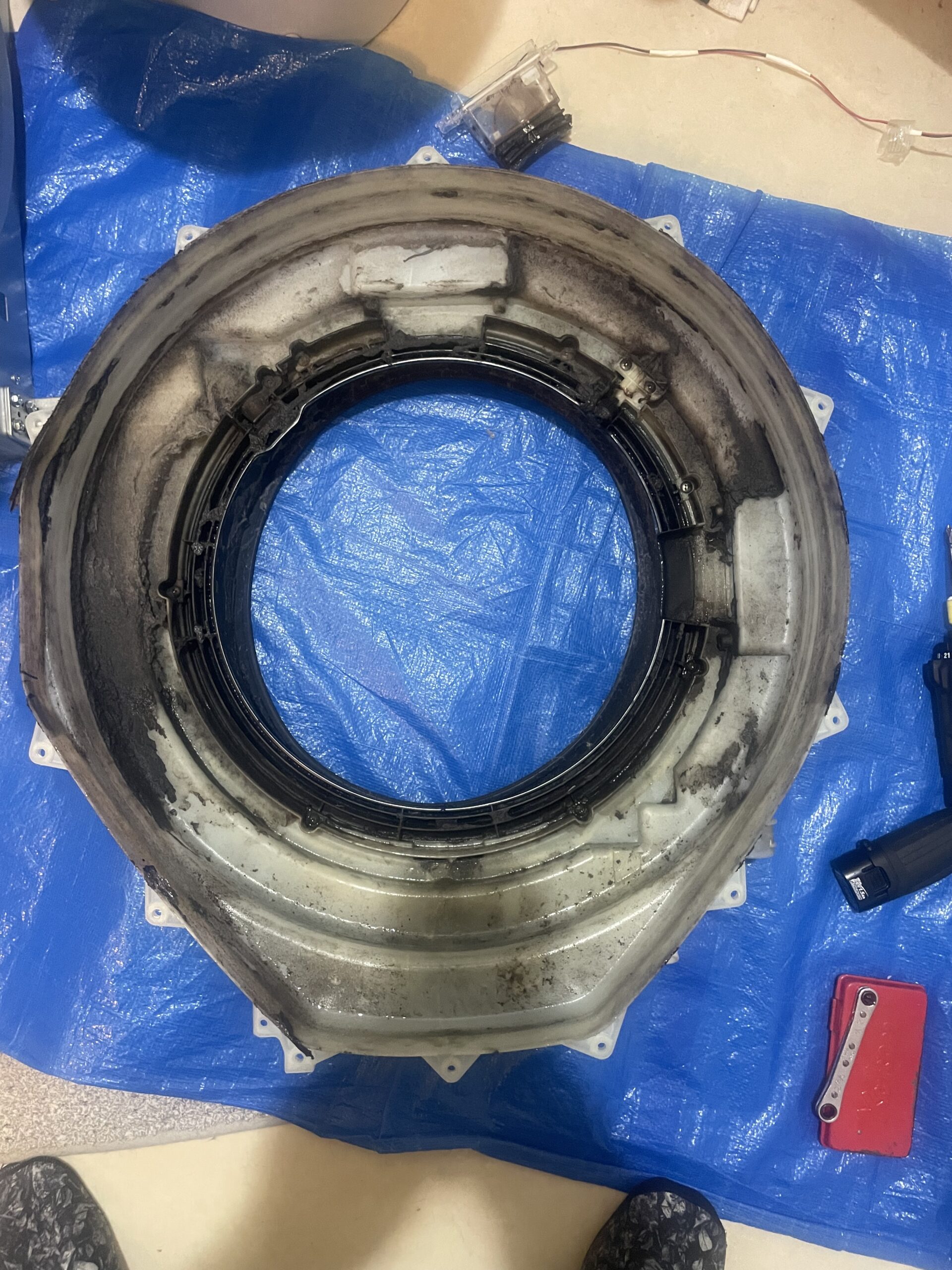 脱水カバー洗浄前 黒カビ・埃付着