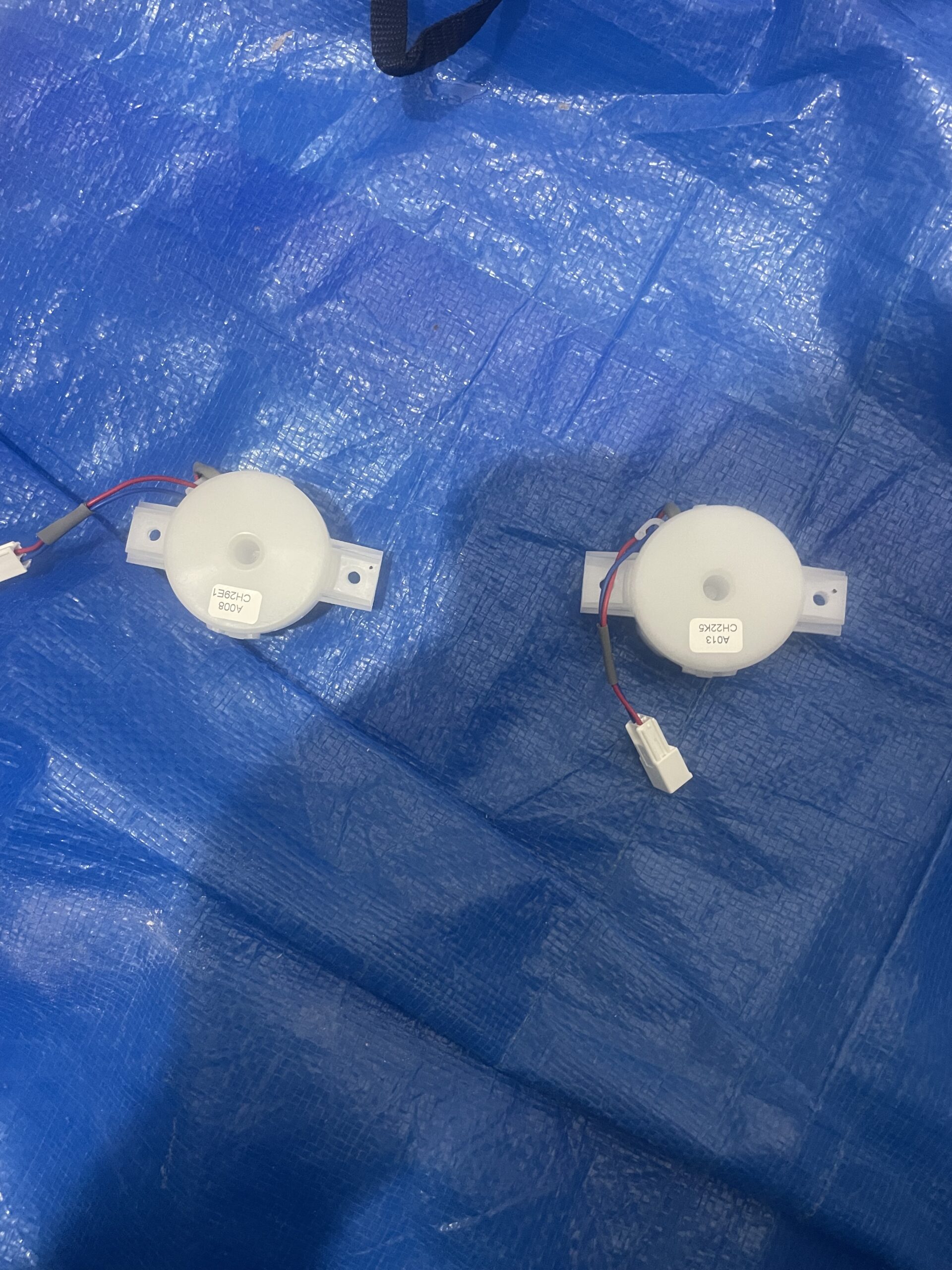 交換したスピーカー部品