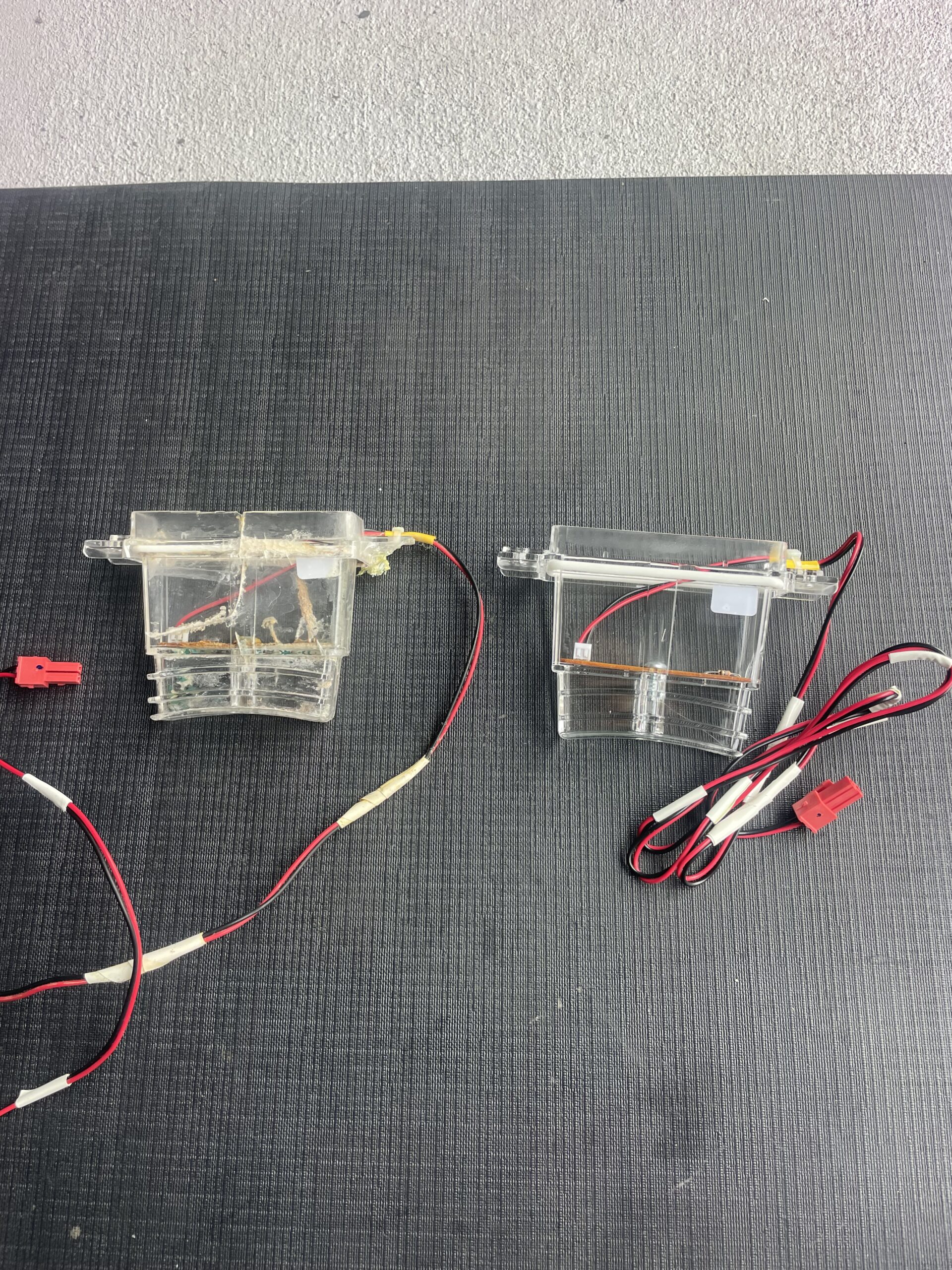 破損LEDライトと新品LEDライトの比較