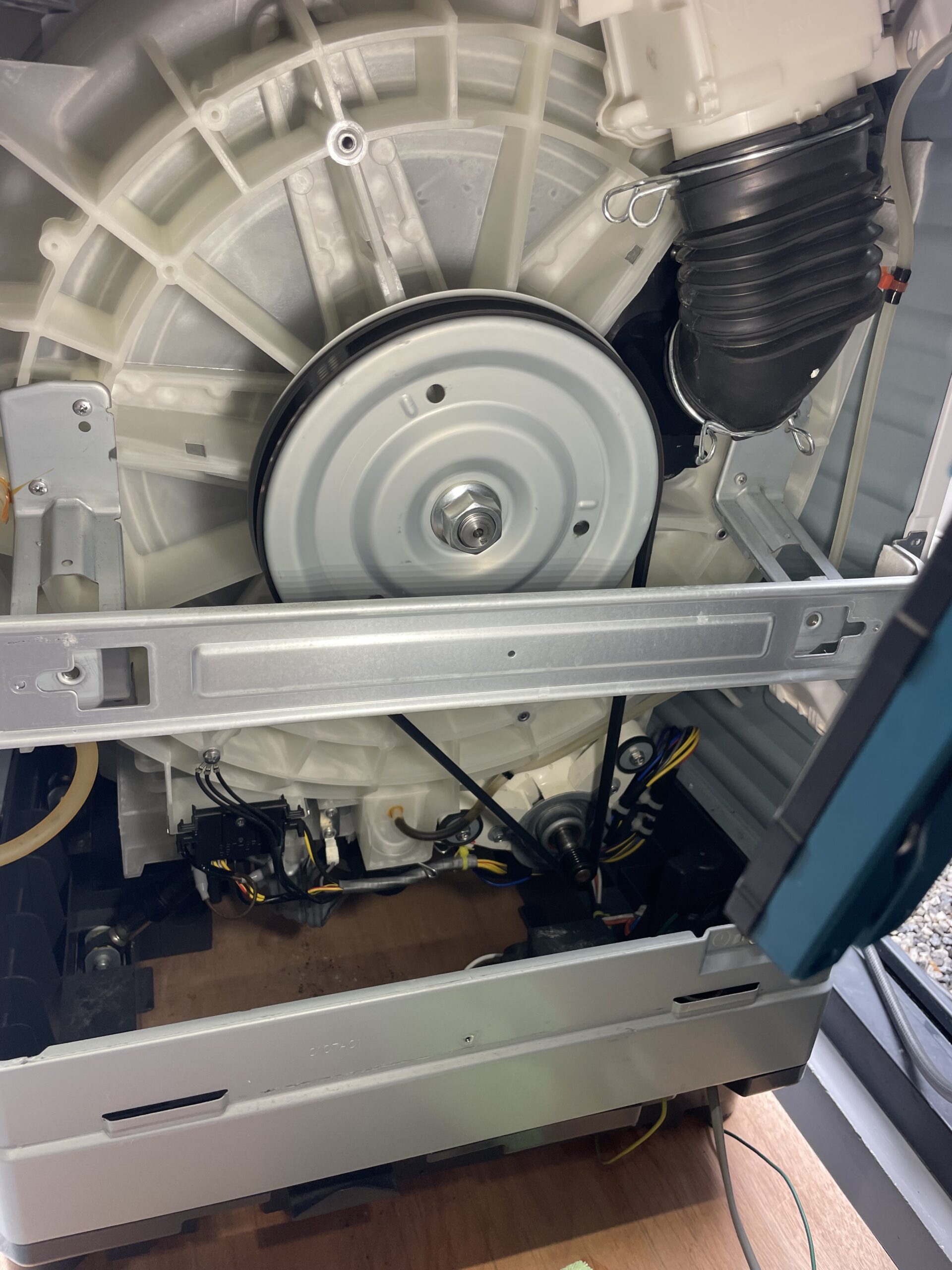 NA-VX800AR 背面側 水漏れ確認
