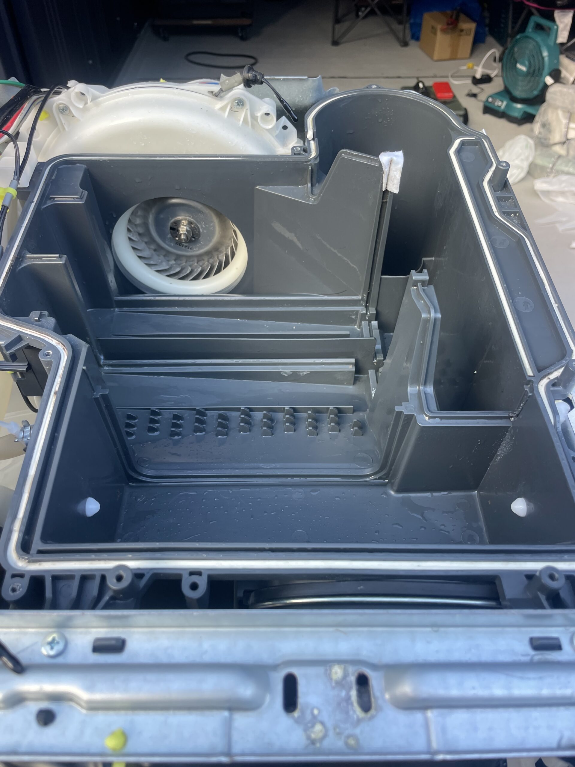 ドラム洗濯機 ヒートポンプケース洗浄