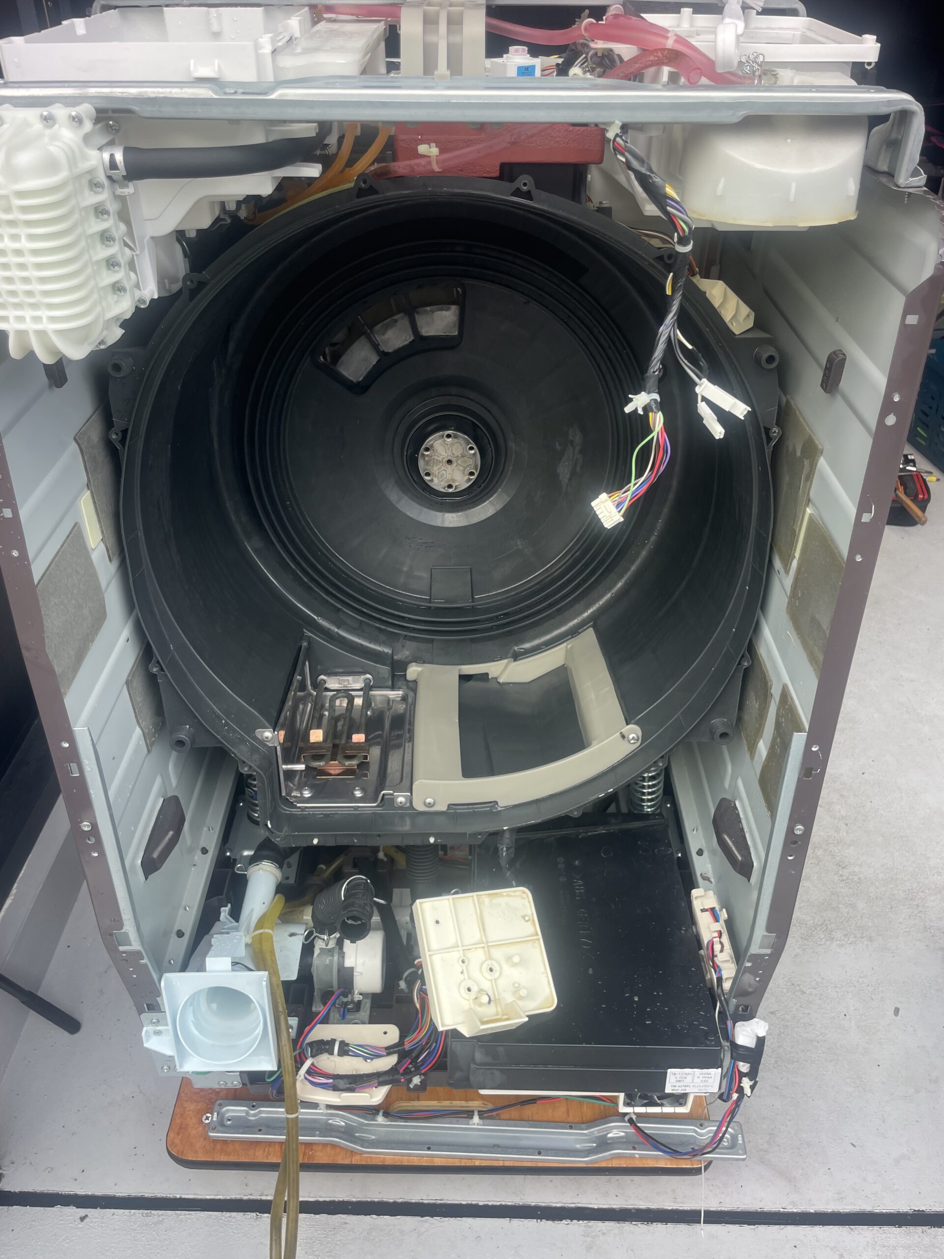東芝ドラム式洗濯機 水槽内部 分解洗浄